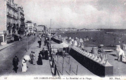 85 -  Vendée-  LES SABLES D OLONNE   - Le Remblai Et La Plage - Sables D'Olonne