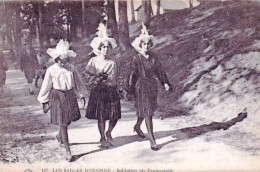 85 - Vendée -  LES SABLES D'OLONNE -  Trois Sablaises En Promenade - Sables D'Olonne