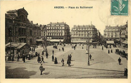 49 - Angers - Place Du Ralliement - Animée - Carte Photo - CPA - Voir Scans Recto-Verso - Angers