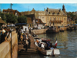 14 - Deauville - Trouville - La Touques Et Le Bac - Automobiles - Bateaux - CPM - Voir Scans Recto-Verso - Deauville