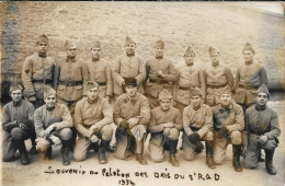 Carte Photo Militaire. Souvenir Du Peloton Du 1 Rad 1934 - Kasernen