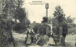 22 - Cotes D'Armor - Calvaire De La Rue Loy Entre Etables Et St Quay - Animée - Folklore - CPA - Voir Scans Recto-Verso - Otros & Sin Clasificación