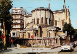 Automobiles - Vichy - Abside De L'Eglise St-Louis - CPM - Voir Scans Recto-Verso - Passenger Cars