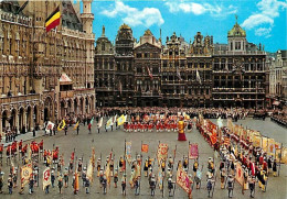 Belgique - Bruxelles - Brussels - Grand'Place, Groupe De L'Ommegang, Drapeaux Des Corporations - Carte Neuve - CPM - Voi - Places, Squares