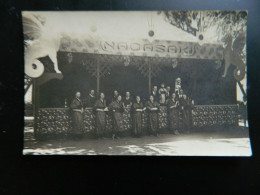 SURGERES             DISTILLERIE ALBERT LACOSTE COGNAC       CARTE PHOTO   STAND NAGASAKI  ( PRISE AU JAPON ?) - Surgères