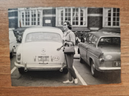 19554.  Fotografia D'epoca Car Anglia Mercedes  Femme Copenhagen 1963 - 10x7 - Cars