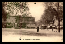 24 - PERIGUEUX - PLACE BUGEAUD - Périgueux