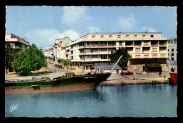 56 - LORIENT - COURS DE LA BOVE - CARGO FONTVIEILLE - Lorient