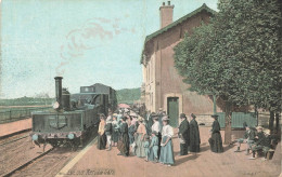 LUC SUR MER - La Gare (carte Vendue En L'état) - Bahnhöfe Mit Zügen