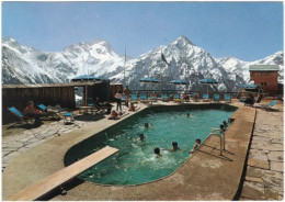 38. Gf. LES DEUX ALPES. Hôtel La Farandole. Piscine En Hiver. 116 - Autres & Non Classés