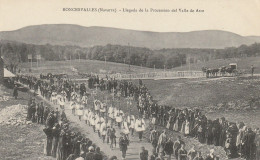 RONCESVALLES (Navarra) - Liegada De La Procession Del Valle De Arce - Autres & Non Classés