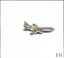 Pin's Transport - Aviation / Compagnie “Air Outremer“. Non Estampillé. Epoxy. T1025-16 - Aviones