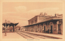 CARPENTRAS - La Gare. - Bahnhöfe Ohne Züge