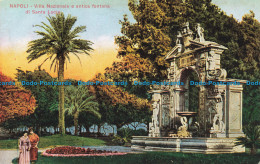 R631455 Napoli. Villa Nazionale E Antica Fontana Di Santa Lucia. R. Zedda Di V. - Monde