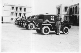 Photographie Vintage Photo Snapshot Ambulance Jeep Militaire  - War, Military