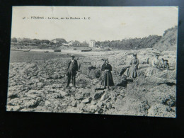 FOURAS                            LA COUE SUR LES ROCHERS                   (petite Déchirure Bordure Haute à Gauche ) - Fouras-les-Bains