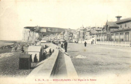 MERS LES BAINS  La Plage Et La Falaise Animée  RV - Mers Les Bains