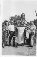 Photographie Vintage Photo Snapshot Drôle Gag Funny Groupe Pyramide - Anonymous Persons