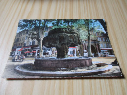 Salon De Provence (13).La Fontaine Moussue - Carte Animée Avec Commerces. - Salon De Provence