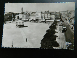 ROCHEFORT                            LA PLACE COLBERT ET RUE DE LA REPUBLIQUE - Rochefort