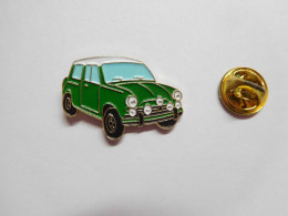 Beau Pin's En Relief , Auto Austin Mini , Non Signé - Other & Unclassified