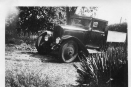 Photographie Vintage Photo Snapshot Automobile Voiture Car Auto Camionnette - Auto's