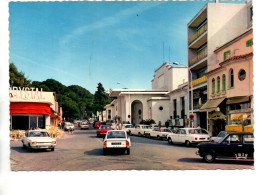 CPSM JUAN LES PINS Le Carrefour Et Les Galeries Du Casino - Otros & Sin Clasificación