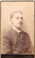 Photo CDV D'un Homme  élégant  Posant Dans Un Studio Photo A Rotterdam - Alte (vor 1900)