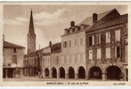 Marciac Un Coin De La Place - Autres & Non Classés