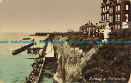 R632646 Bathing At Cliftonville. H. S. Marine Series. 1921 - Monde