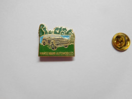 Superbe Pin's En EGF , Auto Renault JEEP , Warsemann Automobiles , Romorantin , Loir Et Cher , Signé Arcane - Renault