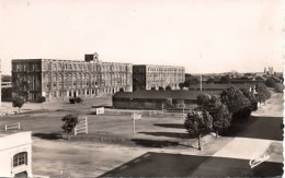 . 49 . ANGERS . Caserne Verneau . Vue Interieure.............................. - Angers