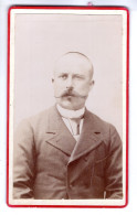 Photo CDV D'un Homme élégant Posant Dans Un Studio Photo A Bagnols-sur-Cèze ( Gard ) - Alte (vor 1900)