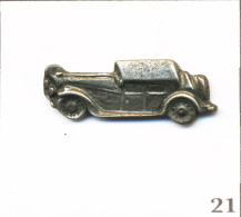 Pin's Transport - Automobile / Tacot Type “Bugatti Royale“. Non Estampillé. Métal Argenté. T1027-21 - Andere & Zonder Classificatie