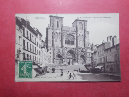 Carte Postale - VIENNE (38) - Cathédrale Et Place St Maurice (B447) - Vienne