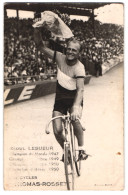 Fotografie Rennradfahrer Raoul Lesueur Gewinnt Fahrradrennen, Fahrrad, Bicycle, Velo  - Cyclisme