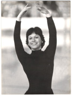 Fotografie Isabel De Navarre Siegt Bei Den Deutschen Eiskunstlaufmeisterschaften In Garmisch 1975  - Sports