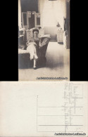 Ansichtskarte  Frau Im Schlafzimmer, Privatfoto (Dresden?) 1918  - A Identificar