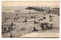 33    ARCACHON UN COIN DE LA PLAGE PRES DE LA JETEE 1911 - Arcachon