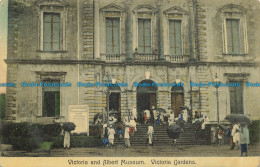 R633319 Victoria And Albert Museum. Victoria Gardens. The Phototypie - Welt