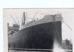 PHOTO-CARTE-ORIGINALE-LE BATEAU PAQUEBOT AU PORT - Bateaux