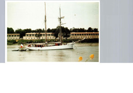 L'Etoile,bateau-école De La Marine Nationale Devant La Corderie Royale. Photo G.L. CIM - Segelboote