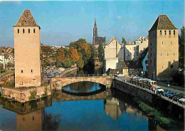 67 - Strasbourg - Les Ponts-Couverts - La Cathédrale - Automobiles - Petit Train Touristique - CPM - Voir Scans Recto-Ve - Straatsburg