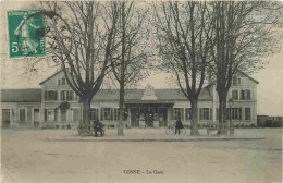 58 - Cosne Cours Sur Loire - La Gare - Animée - CPA - Oblitération De 1914 - Etat Coin Abimé - Voir Scans Recto-Verso - Cosne Cours Sur Loire