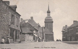 Iffendic (35 - Ille Et Vilaine)  La Place Et L'Eglise - Andere & Zonder Classificatie