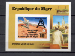NIGER  BLOC  N° 26   NON DENTELE    NEUF SANS CHARNIERE  COTE ? €  ESPACE SURCHARGE - Niger (1960-...)