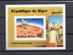 NIGER  BLOC  N° 17   NON DENTELE    NEUF SANS CHARNIERE  COTE ? €    ESPACE - Niger (1960-...)