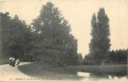 59 - Roubaix - Le Parc Barbieux - La Rivière - Animée - Correspondance - Oblitération Ronde De 1905 - CPA - Voir Scans R - Roubaix