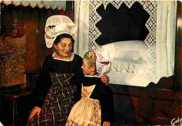 Folklore - Costumes - Bretagne - Morbihan - Région Le Faouet-Langonnet - Avant La Messe - CPM - Voir Scans Recto-Verso - Vestuarios