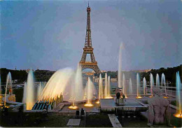 75 - Paris - Tour Eiffel - Jets D'eau Du Trocadéro - Vue De Nuit - Carte Neuve - CPM - Voir Scans Recto-Verso - Eiffeltoren